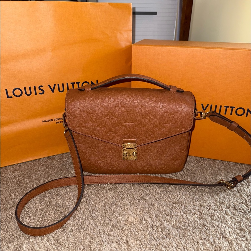Louis Vuitton Pochette Metis